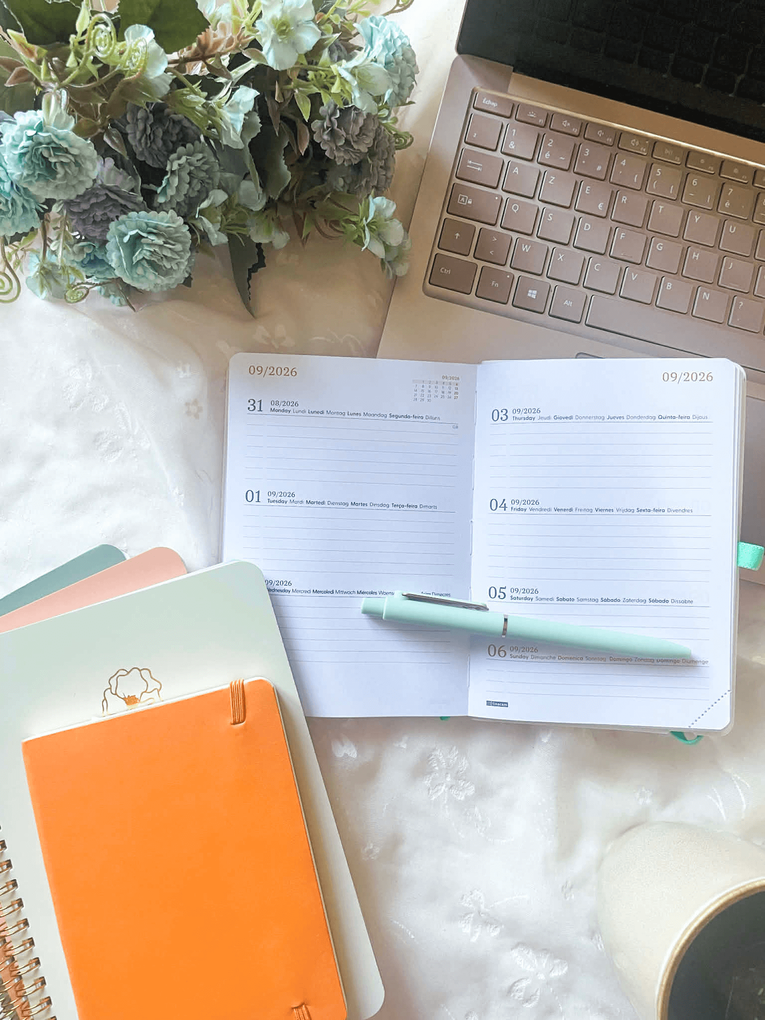 Un agenda ouvert pour illustrer une prise de rendez-vous pour du référencement local